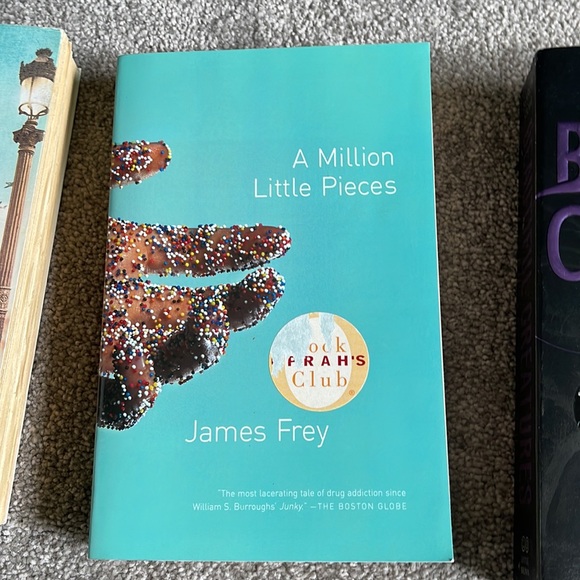 Books - Picture 3 of 8